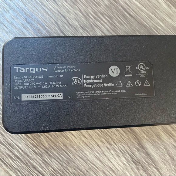 Targus Universal Power Adapter for Laptops - Picture 6 of 8